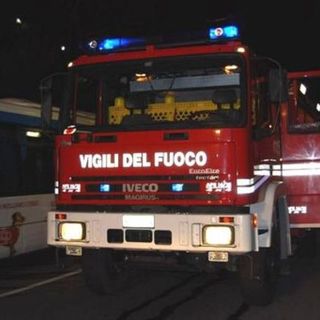 Tragedia a Beinasco: incendio in un appartamento, muore intossicata una donna di 46 anni