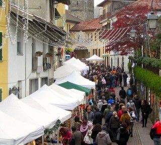 Il Mercatino degli Angeli di Sordevolo (Biella), apre la rassegna degli eventi Natalizi