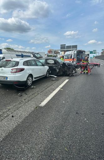 Tangenziale chiusa in direzione Milano Tangenziale chiusa in direzione Milano