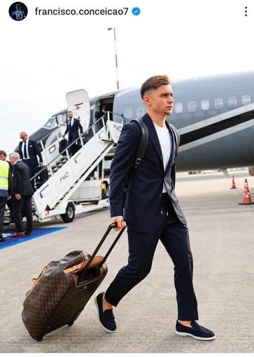Francisco Conceicao scende da aereo Francisco Conceicao scende da aereo