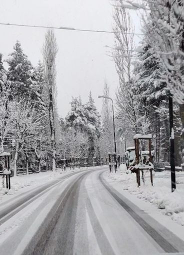 neve in via di Bardonecchia neve in via di Bardonecchia