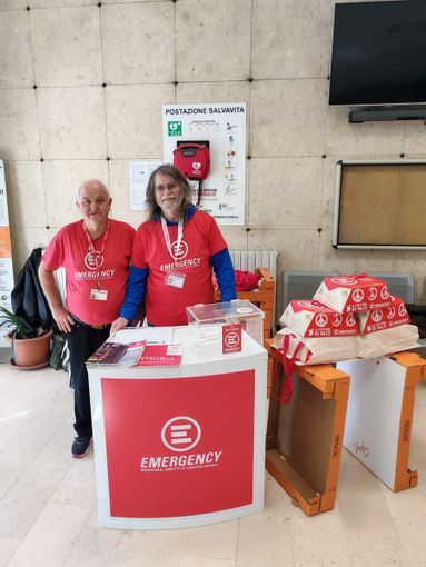 Emergency arriva a teatro per sostenere la sua campagna ‘R1pudia la guerra’ con azioni nella Striscia di Gaza Emergency arriva a teatro per sostenere la sua campagna ‘R1pudia la guerra’ con azioni nella Striscia di Gaza