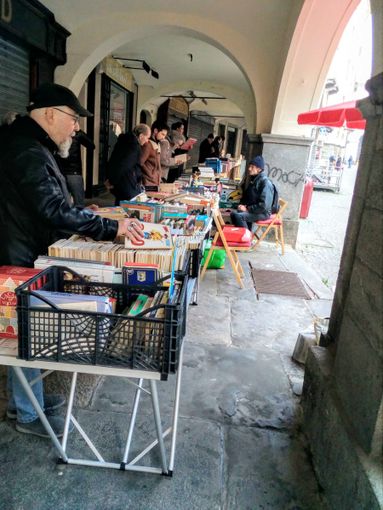 Un vecchio mercatino dei libri
