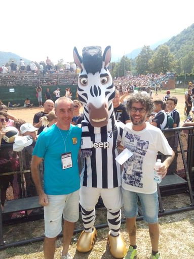 A destra il sindaco Marco Ventre