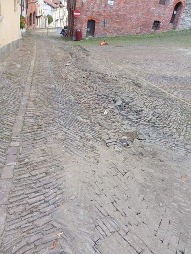 Gli smottamenti in via Principi d’Acaja Gli smottamenti in via Principi d’Acaja