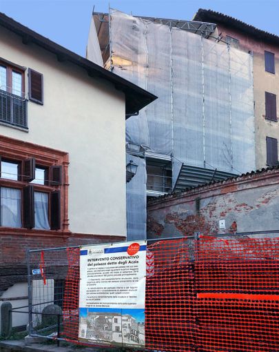 Il cantiere di Palazzo Acaia a Pinerolo raccontato con un telo Il cantiere di Palazzo Acaia a Pinerolo raccontato con un telo