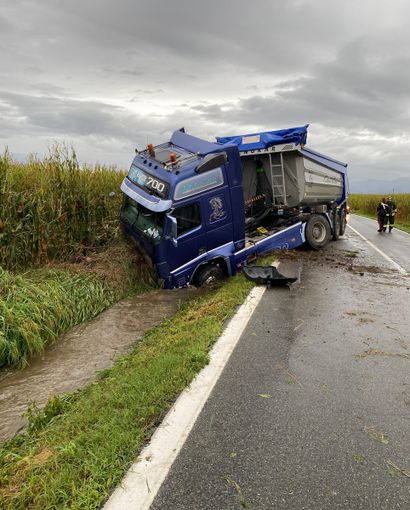 Camion esce di strada sulla Provinciale tra Vigone e Macello Camion esce di strada sulla Provinciale tra Vigone e Macello