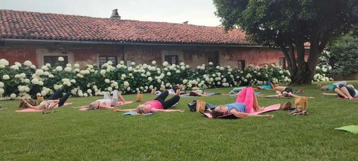 Yoga nel parco di Villa Belvedere: a giugno quattro incontri immersi nella natura Yoga nel parco di Villa Belvedere: a giugno quattro incontri immersi nella natura