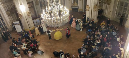 Abiti storici e un ballo iconico: la Palazzina di Stupinigi si trasforma nel set de "La Bella e la Bestia" Abiti storici e un ballo iconico: la Palazzina di Stupinigi si trasforma nel set de "La Bella e la Bestia"