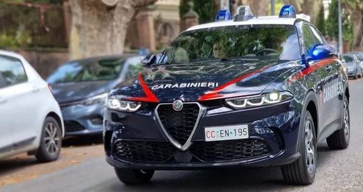 Aggredisce a morsi il padre dell'amico e gli cava un occhio, 25enne in manette Aggredisce a morsi il padre dell'amico e gli cava un occhio, 25enne in manette