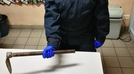 Tenta di uccidere il padre che si rifiuta di dargli dei soldi: arrestato un 44enne di Rivalta [VIDEO]