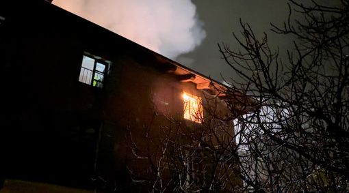 Incendio nella notte in una villa sulla collina di Luserna San Giovanni Incendio nella notte in una villa sulla collina di Luserna San Giovanni