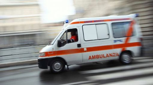 Scontro auto-moto a Nichelino, il centauro finisce in ospedale (foto d'archivio) Scontro auto-moto a Nichelino, il centauro finisce in ospedale (foto d'archivio)