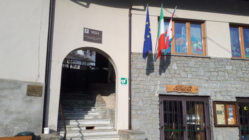 Scuola di Angrogna: inizio anno nei container per lavori antisismici