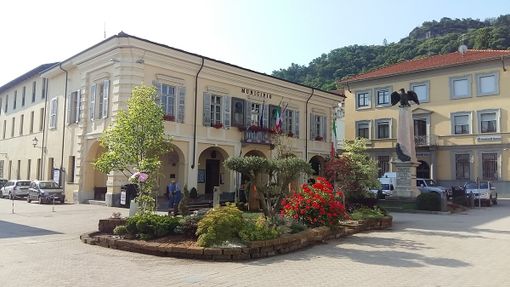 Il municipio che ospiterà il convegno di domani Il municipio che ospiterà il convegno di domani