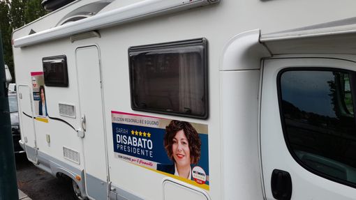 In tour per sostenere Disabato, parte il camper del M5S