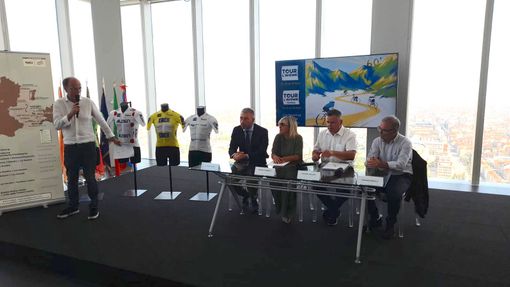Tour de l'Avenir 2024, Torino a caccia del nuovo Pogacar sulle strade sterrate del colle delle Finestre. "Aspettiamo il Tour dei grandi" Tour de l'Avenir 2024, Torino a caccia del nuovo Pogacar sulle strade sterrate del colle delle Finestre. "Aspettiamo il Tour dei grandi"