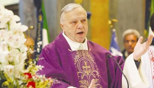 Cavour ricorda don Mario Ruatta, il parroco che raggiungeva i fedeli nelle case e nei bar Cavour ricorda don Mario Ruatta, il parroco che raggiungeva i fedeli nelle case e nei bar