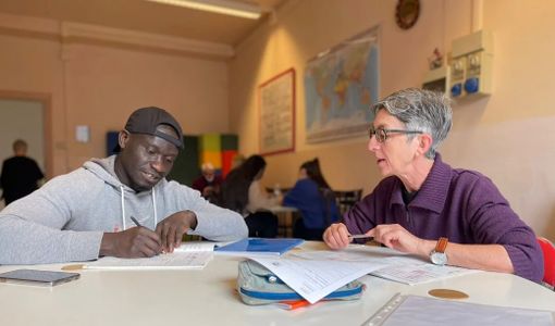 Il modello Pinerolo fa scuola di italiano per migranti a Torino Il modello Pinerolo fa scuola di italiano per migranti a Torino