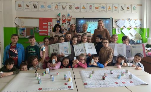 I bimbi di Campiglione Fenile guidano il robot Kubo tra operazioni e fiabe