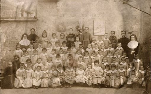 Una foto storica dell’asilo di Buriasco