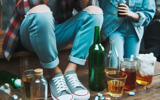 Malamovida, la Polizia locale di Nichelino sospende l'attività di un negozio Malamovida, la Polizia locale di Nichelino sospende l'attività di un negozio