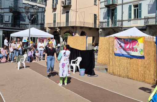 Una gag della giornata del naso rosso di maggio Una gag della giornata del naso rosso di maggio