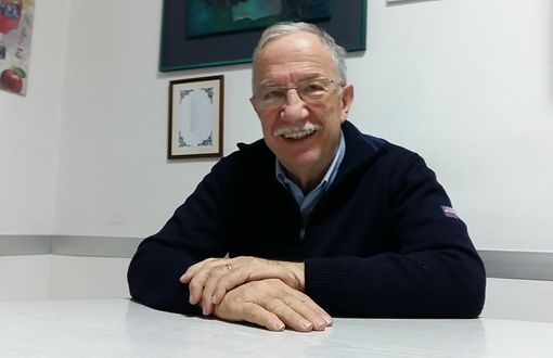 Cavour: Giulio Brarda e i suoi 40 anni di Tuttomele raccolti in un “non libro” Cavour: Giulio Brarda e i suoi 40 anni di Tuttomele raccolti in un “non libro”