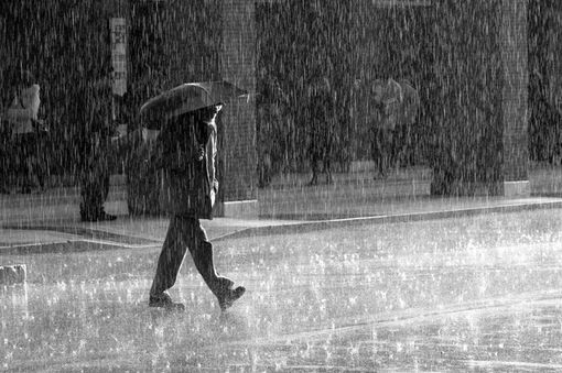 Maltempo, è di nuovo allerta arancione per le forti precipitazioni attese nelle prossime ore Maltempo, è di nuovo allerta arancione per le forti precipitazioni attese nelle prossime ore