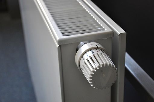Il 24 ottobre termosifoni accesi nelle case popolari, ma sei ore al giorno e con un grado in meno Il 24 ottobre termosifoni accesi nelle case popolari, ma sei ore al giorno e con un grado in meno