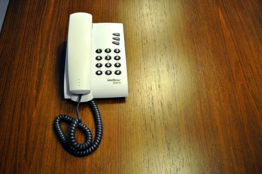 Nichelino, da domani al via servizio di "telefono amico" per gli anziani soli