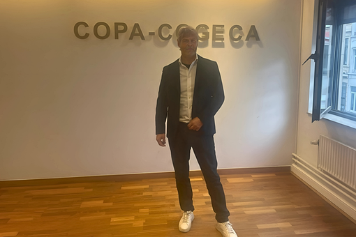 Le sfide del miele sui tavoli di Bruxelles: urgenti misure per salvaguardare l’apicoltura Le sfide del miele sui tavoli di Bruxelles: urgenti misure per salvaguardare l’apicoltura