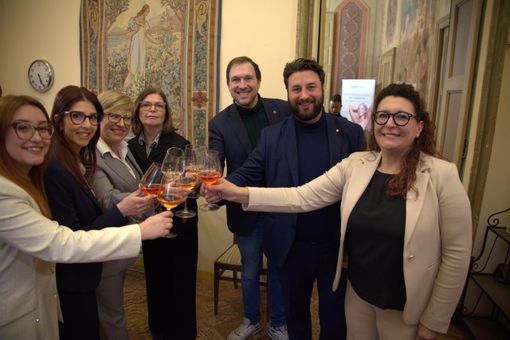 Inaugurato a Moncalvo (AT) il nuovo centro di Medicina Estetica delle Cliniche DAPHNE Inaugurato a Moncalvo (AT) il nuovo centro di Medicina Estetica delle Cliniche DAPHNE