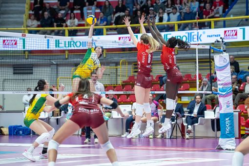 Attacco dell’ex Martina Bracchi (foto Lega Volley Femminile) Attacco dell’ex Martina Bracchi (foto Lega Volley Femminile)