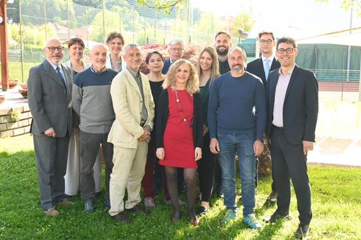 Allisio, davanti, al centro, con il suo gruppo