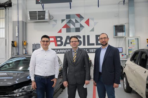 Collegno, l’Assessore allo Sviluppo delle attività produttive della Regione Piemonte in visita alla Carrozzeria Fratelli Basile