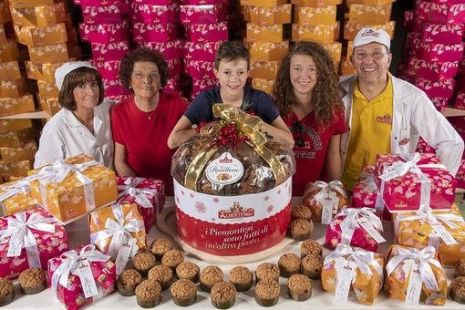 Nuovo panettone pera e cioccolato: l’alleanza piemontese tra Albertengo e Gobino