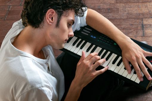 Il musical &quot;tick, tick… BOOM!&quot; apre la stagione del Teatro Superga di Nichelino