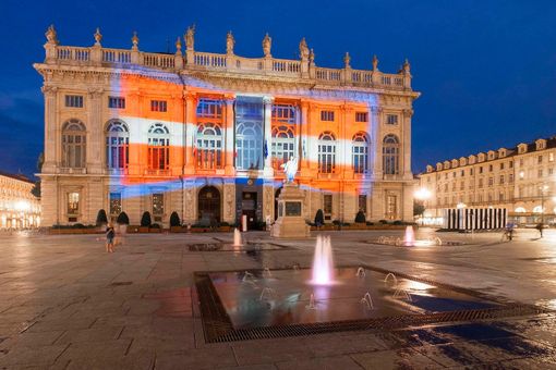La bandiera del Piemonte proiettata su Palazzo Madama La bandiera del Piemonte proiettata su Palazzo Madama