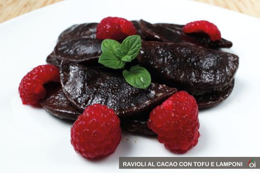 MercoledìVeg di Ortofruit: oggi prepariamo ravioli al cacao ripieni di tofu e lamponi MercoledìVeg di Ortofruit: oggi prepariamo ravioli al cacao ripieni di tofu e lamponi