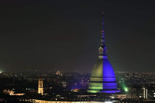 Ebrei e Valdesi ricordano insieme l'acquisizione dei diritti civili e illuminano la Mole il 26 febbraio Ebrei e Valdesi ricordano insieme l'acquisizione dei diritti civili e illuminano la Mole il 26 febbraio
