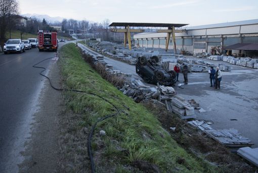 Incidente Bagnolo Piemonte via Bibiana 8 gennaio (foto di Diego Murgioni)