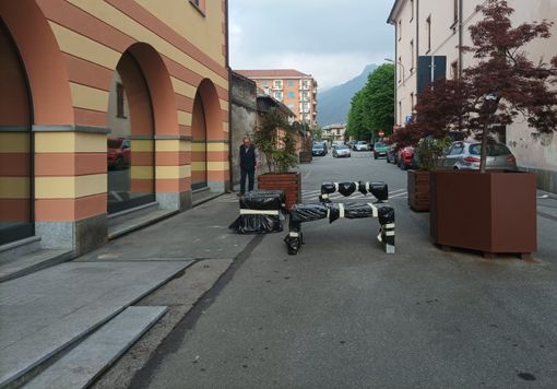 Le panchine da inaugurare Le panchine da inaugurare