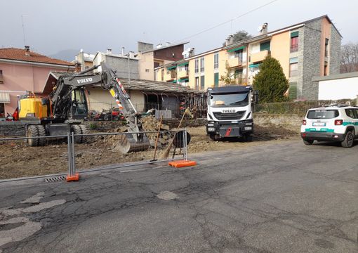 Al via i lavori per il nuovo parcheggio al posto dell’ex distributore Agip di Luserna San Giovanni Al via i lavori per il nuovo parcheggio al posto dell’ex distributore Agip di Luserna San Giovanni