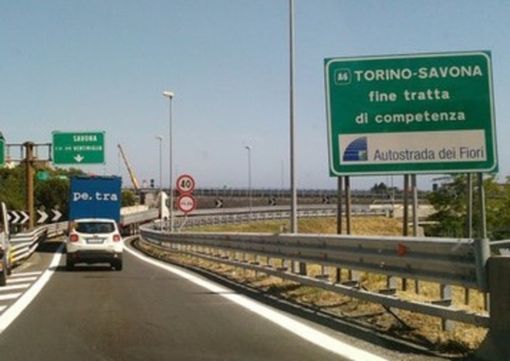 Via libera agli spostamenti tra regioni: ecco le regole da seguire a partire da oggi Via libera agli spostamenti tra regioni: ecco le regole da seguire a partire da oggi