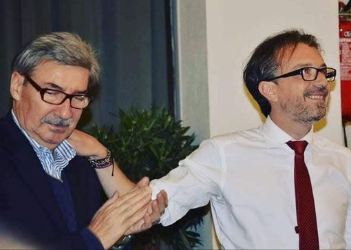 Due persone insieme in foto Due persone insieme in foto