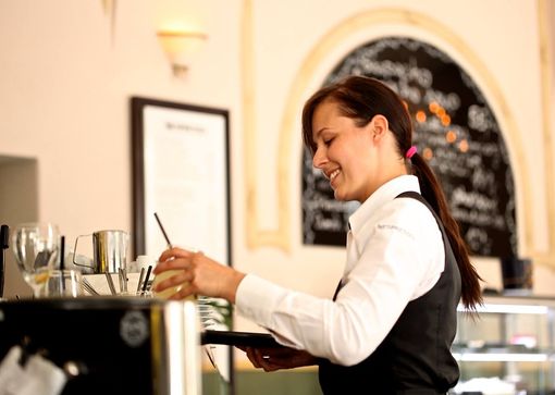 Disoccupati pronti a ripartire con il corso per Tecnico specializzato gestione Food and Beverage del Cfiq