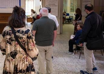 Elezioni comunali, affluenza ore 12 al 13,55%. Urne aperte oggi e domani Elezioni comunali, affluenza ore 12 al 13,55%. Urne aperte oggi e domani
