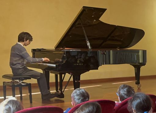 Luca Troncarelli al pianoforte