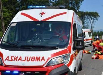 Incidente a Lucca, scooter travolto da un'auto a Capannori: muore ragazza di 17 anni Incidente a Lucca, scooter travolto da un'auto a Capannori: muore ragazza di 17 anni